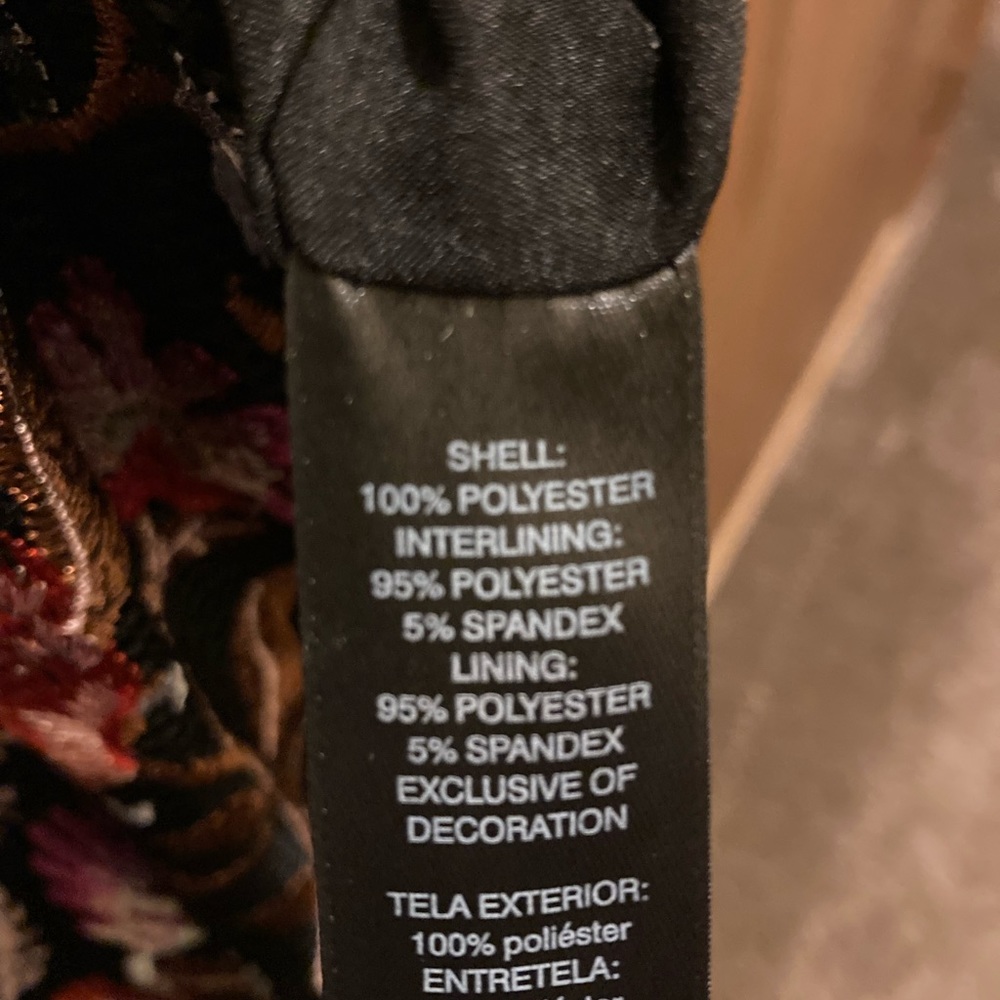 NWOT WHBM embroidered dress. - Picture 5 of 5